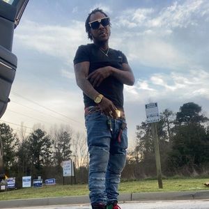 Meet your Posher, Dee